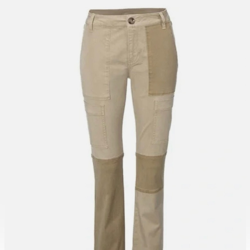 Cabi Captain Pant #4510. Size 4. Tan Caramel Beige cargo pants! - Picture 2 of 6